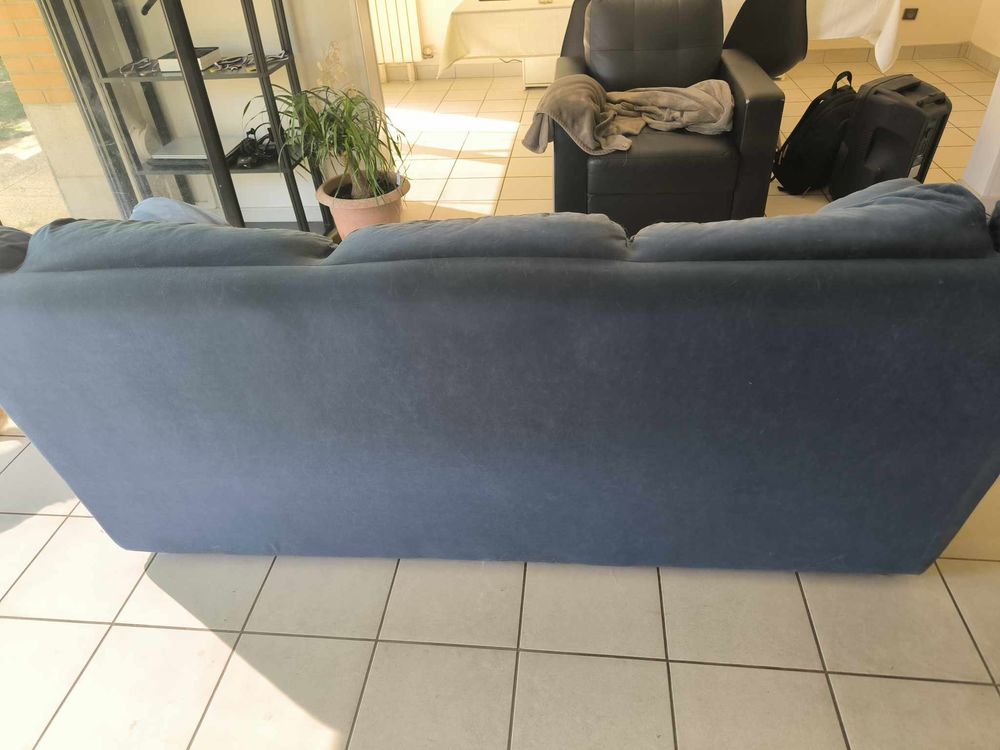 Canap� trois place 100 Valenciennes (59)