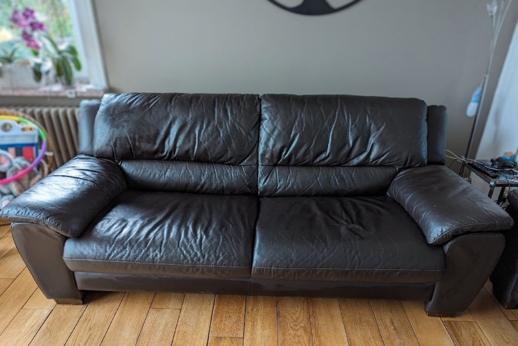 Canap� Trois Places en Cuir Noir 250 Cond�-sur-l'Escaut (59)