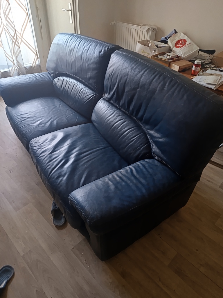 Canap� trois places en cuir noir 70 Beauvais (60)