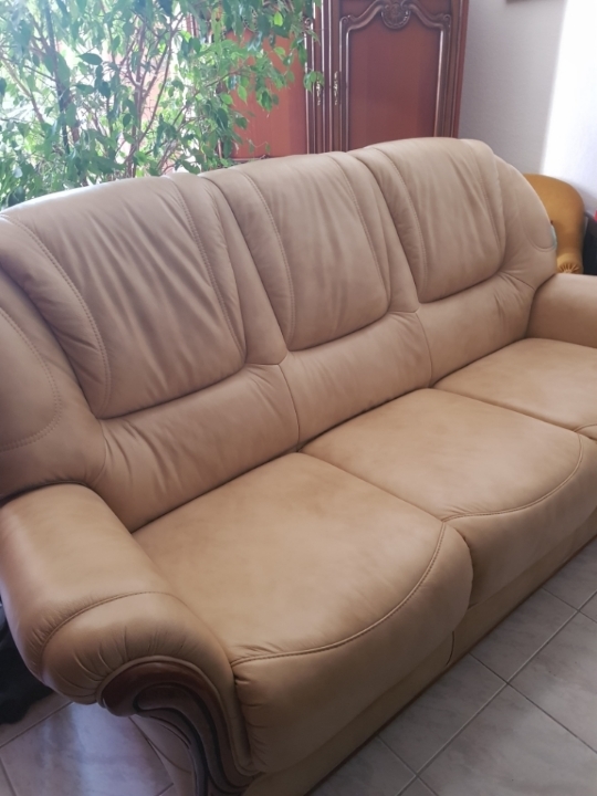 Canap� trois places en cuir beige 220 Marseille 10 (13)