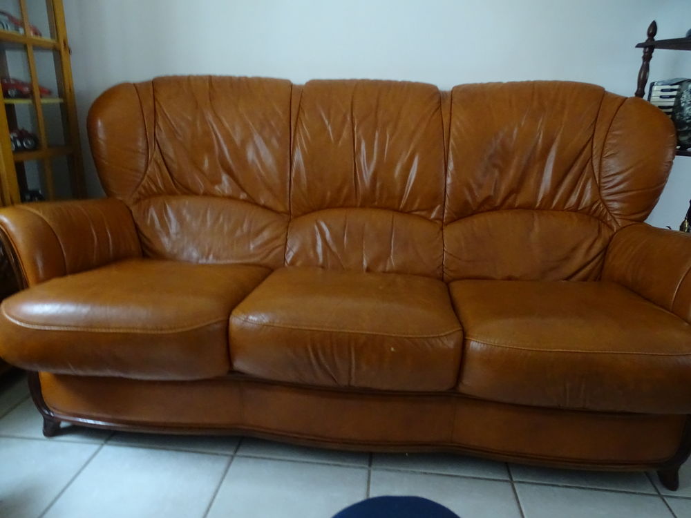 canap� trois places et deux fauteuils 300 Ucel (07)