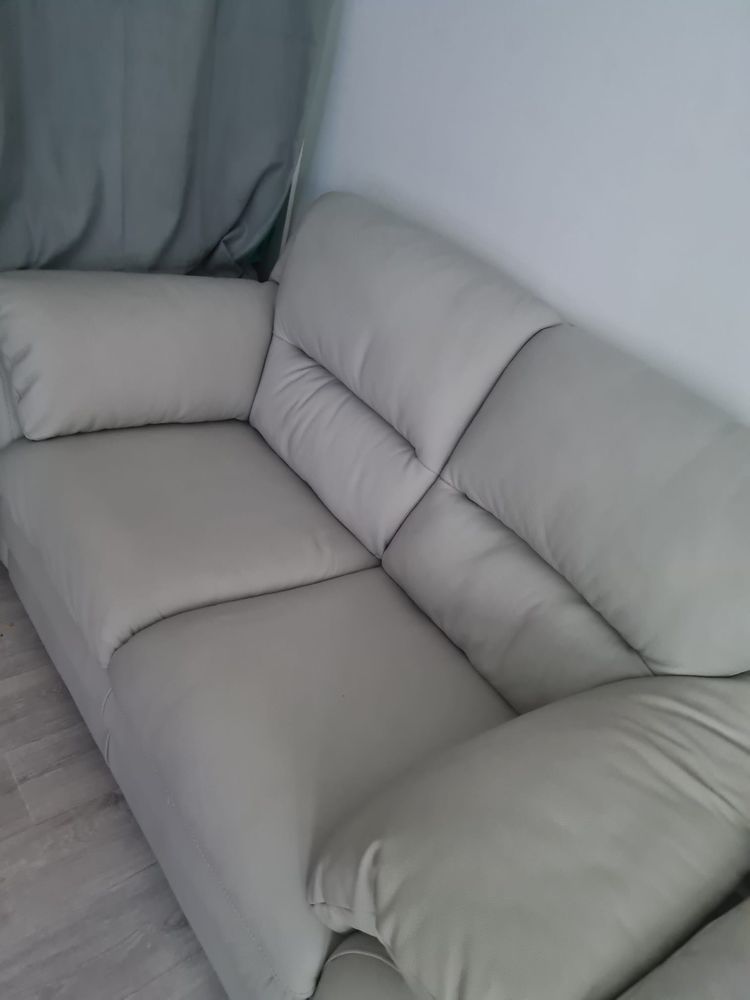 canape 600 Paris 20 (75)