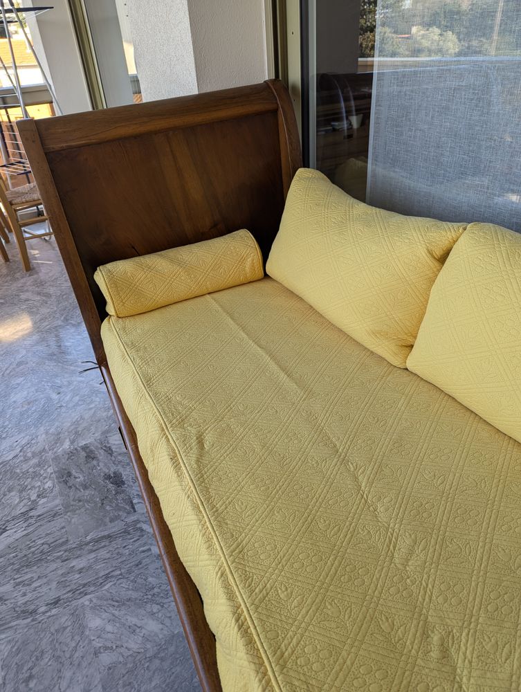 Canap�/lit 0 Saint-Laurent-du-Var (06)