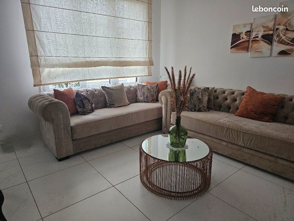 Canap�s Chesterfield capitonn�s, �tat impeccable, prix n�goc 999 �lancourt (78)