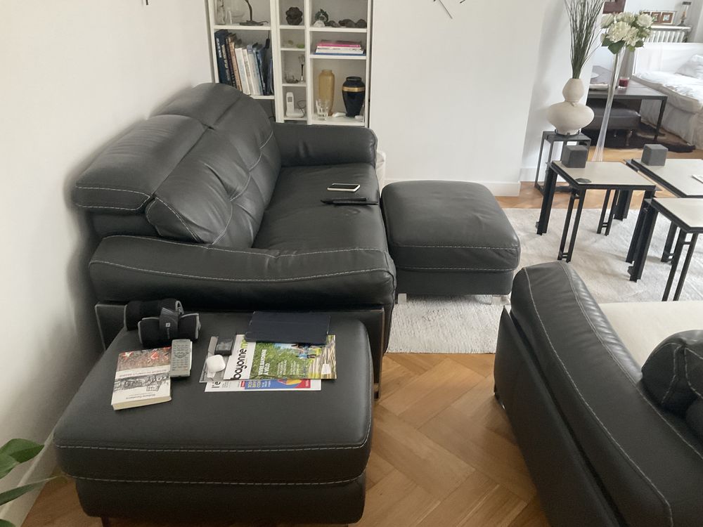 2 canap�s cuir gris italien SATIS + 2 poufs coffre.peut 0 Bayonne (64)
