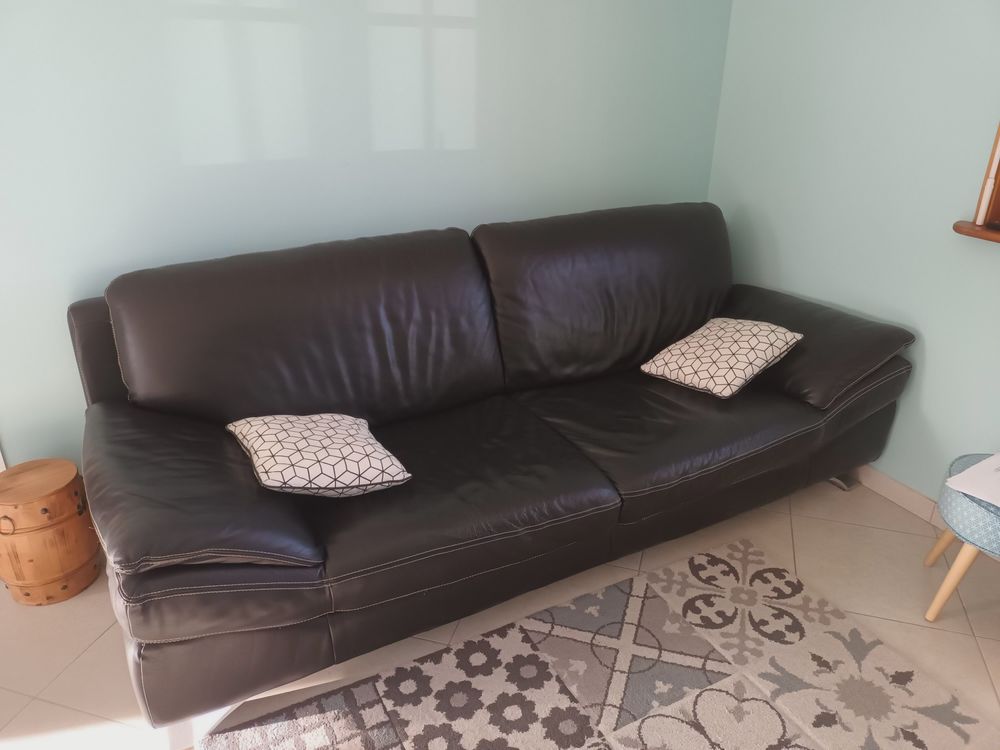 canap�s en cuir noir. 150 Carni�res (59)