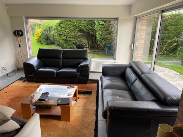 2 canap�s en cuir noir 900 Cysoing (59)