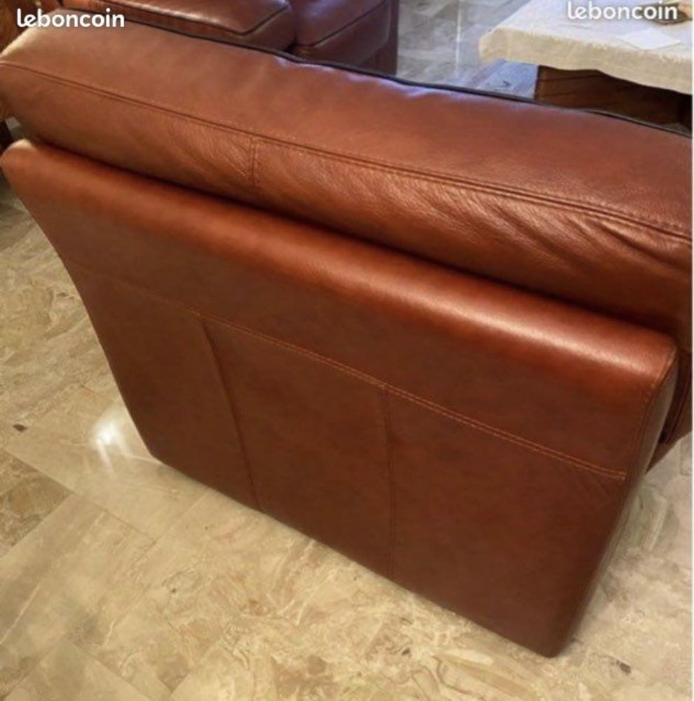 2 canap�s en cuir 1 places 350 Thiais (94)