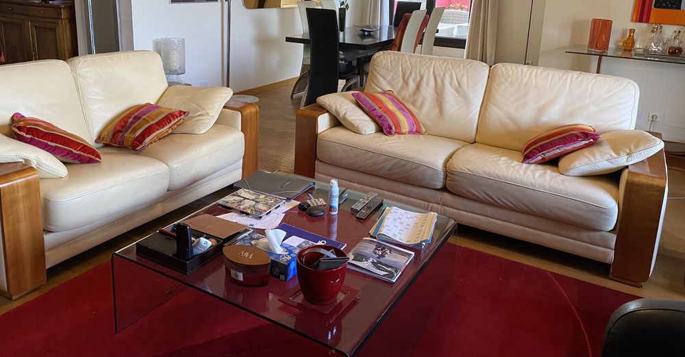 Canap�s Cuir vanille 3 et 2 places Chateau d'Ax 500 Antibes (06)