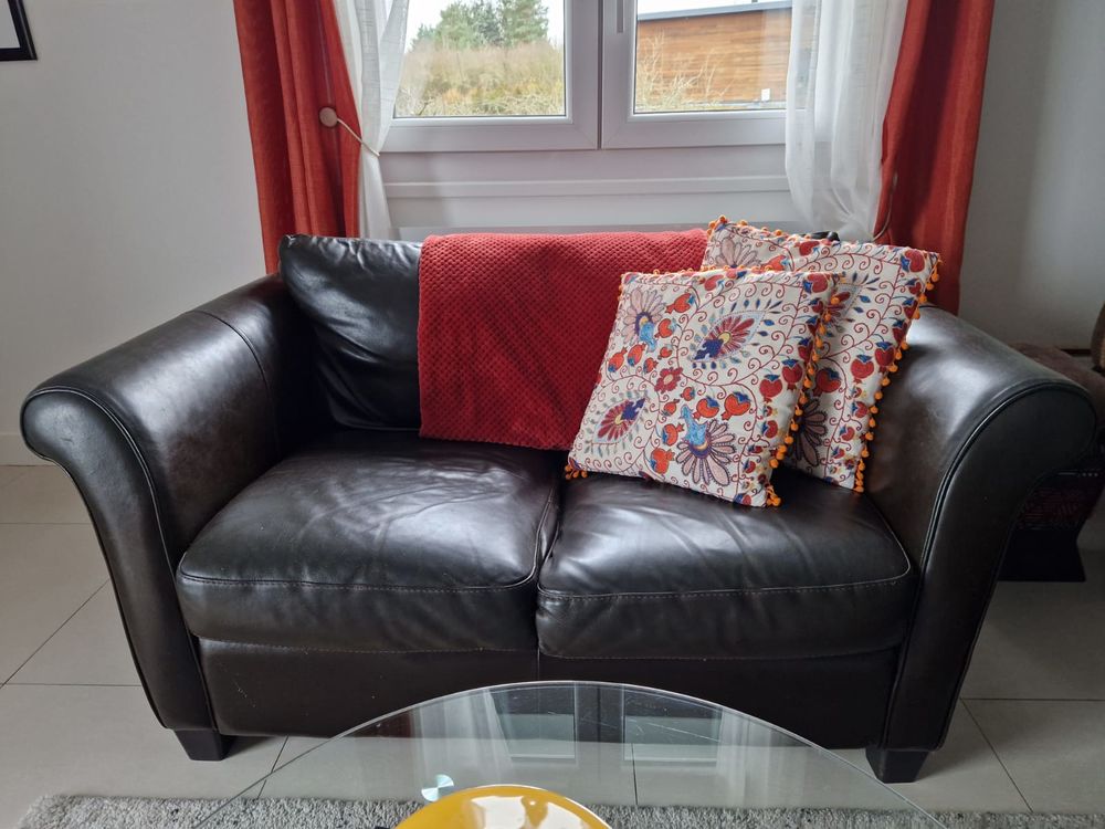2 canap�s en cuir 150 Longnes (78)