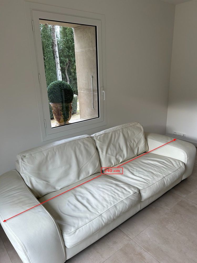 2 Canap�s cuirs marque Cuir Center blanc cass� tr�s bon �tat 999 Chantemerle-les-Bl�s (26)