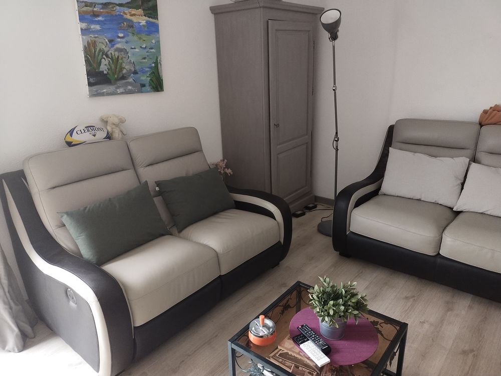 2 canapes 2 places dont un avec relax 0 Le Taillan-M�doc (33)