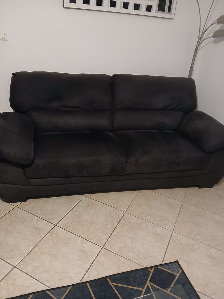 2 canap�s 3 places en tissu 300 Bressols (82)