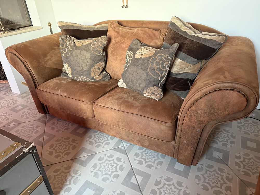 Canap�s 2+3 places tr�s bon �tat. 800 Le Revest-les-Eaux (83)