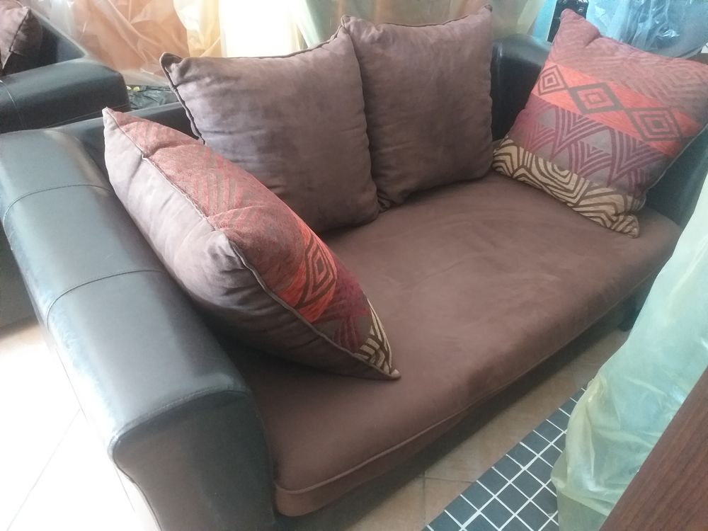 Lot de 2 canap�s 2 places 13 Belleville (69)