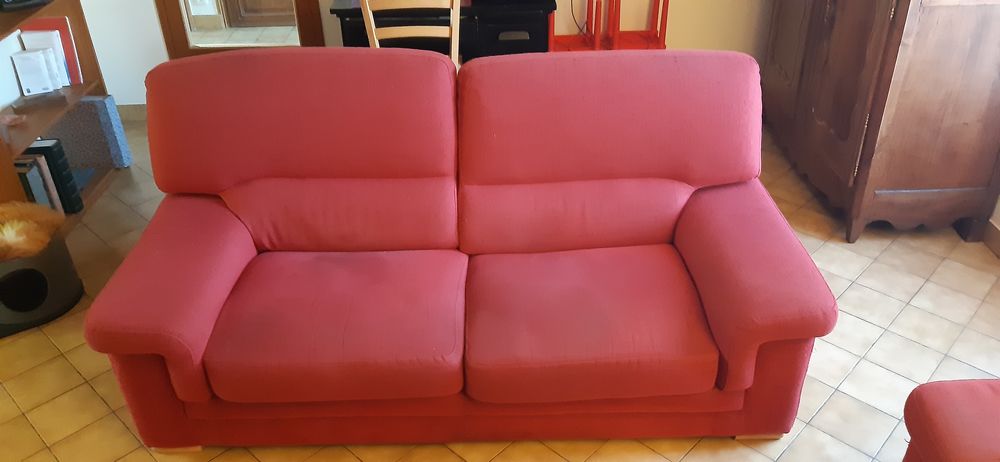 Canap�s tissus  rouge 3+2 places 180 Saint-Aubin-des-Ch�teaux (44)