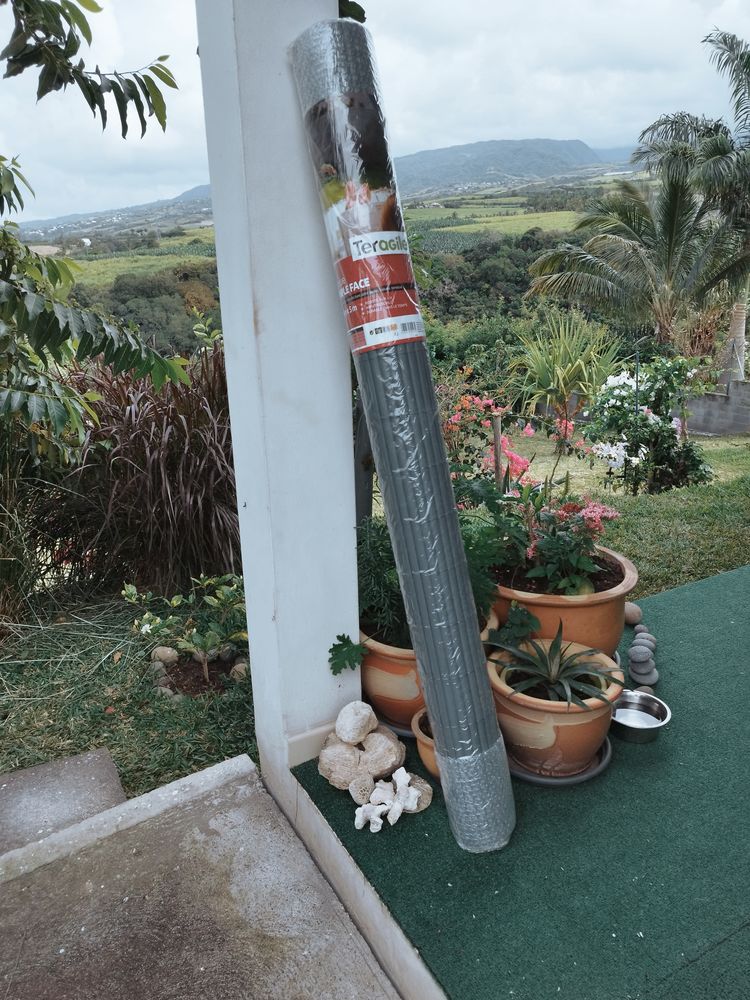 CANISSES - Cl�tures 160 Saint-Louis (97)