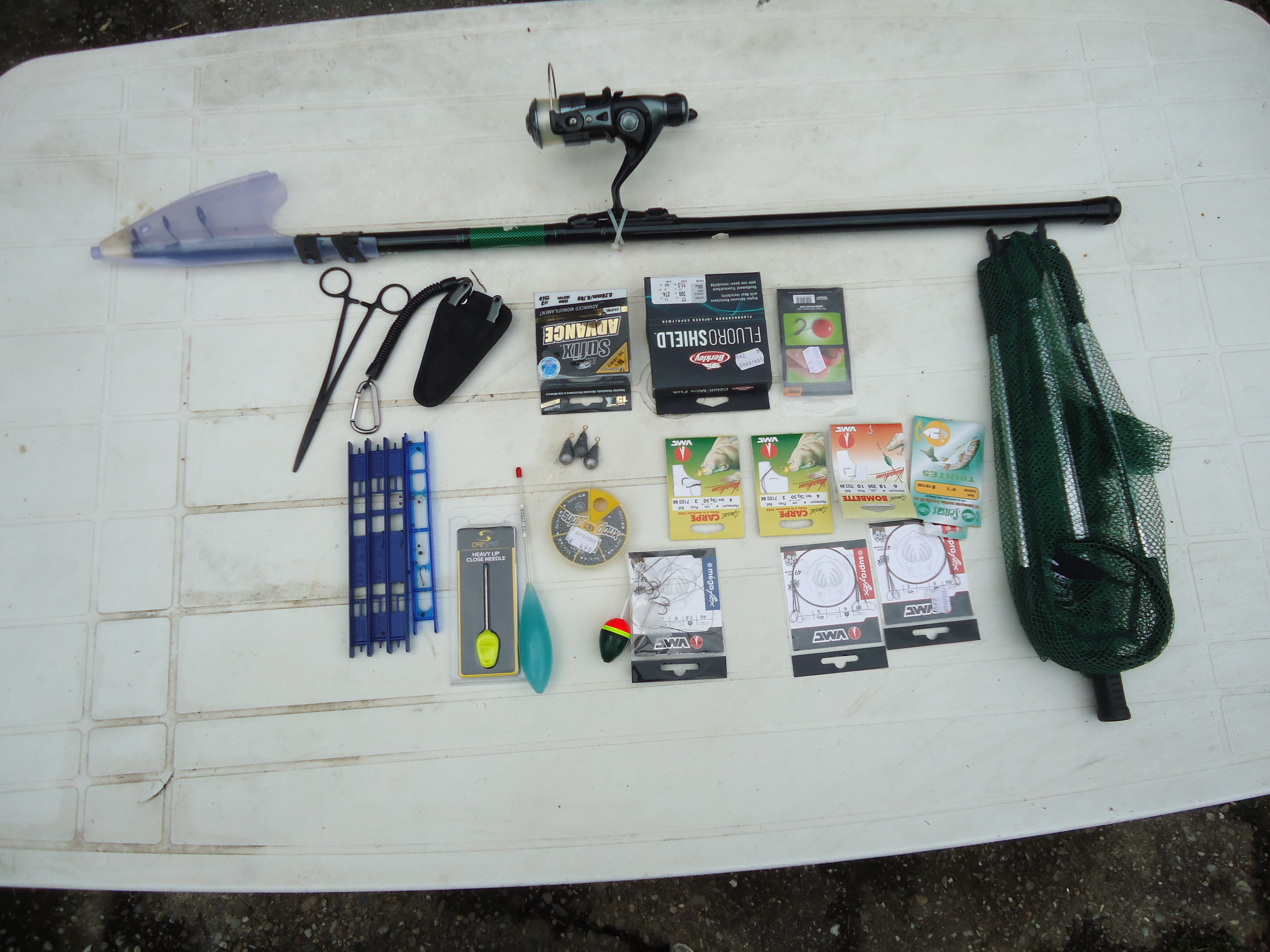 Canne � p�che + moulinet et accessoires divers 80 Courris (81)