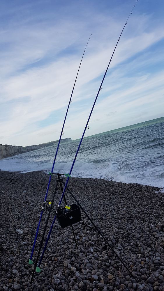 2 cannes de surf  SYMBIOS 420  av moulinets surf  Caperlan 7 120 F�camp (76)