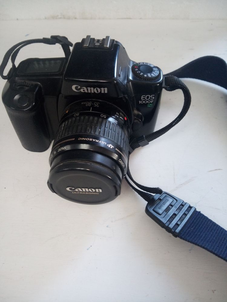 CANON EOS 1000 F 100 Le Cheylard (07)