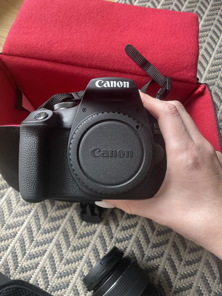 CANON EOS 2000D EF-S 18-55 IS II EF 75-300 F/ SAC   CARTE M�MOIRE SD 16 GO 450 Clamart (92)