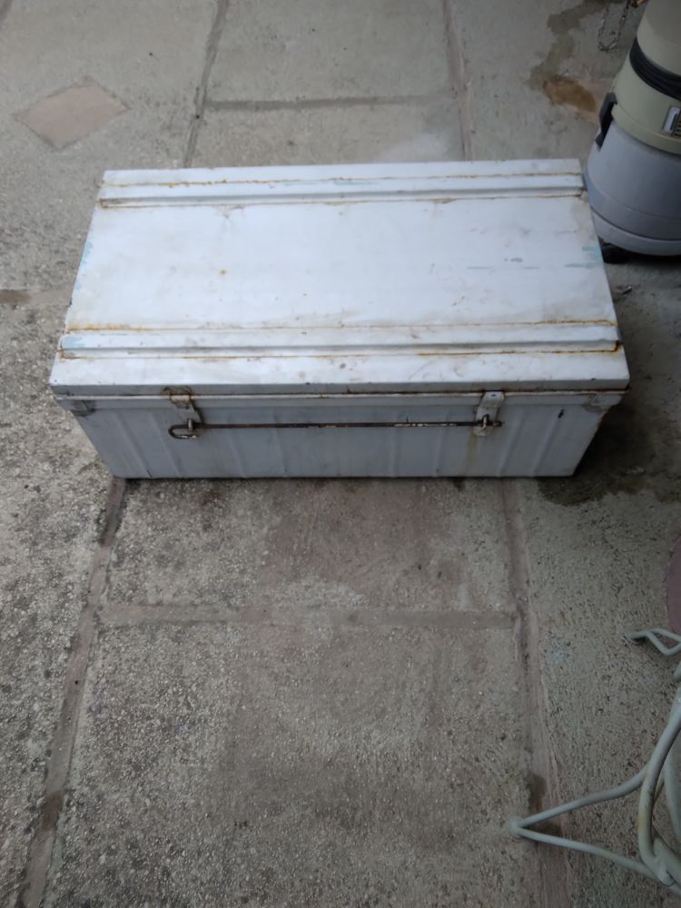 cantine acier1m 30 La Crau (83)