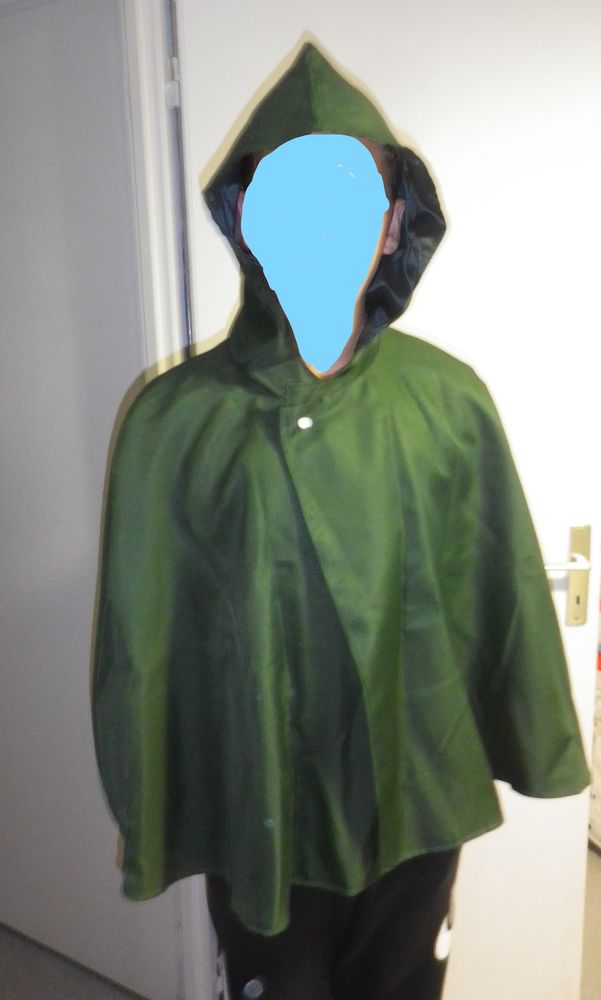 Cape bataillon d'exploration attack on titan avec capuche
20 Bubry (56)