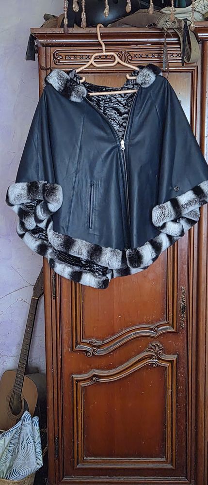 CAPE EN CUIR REVERSIBLE 0 Pompey (54)