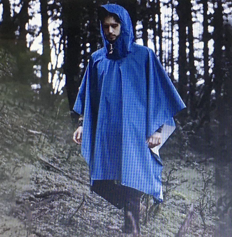 Cape en polyester l�ger et imperm�able avec rev�tement argen 12 Versailles (78)