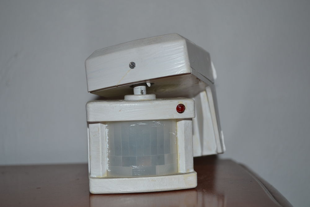 3 capteurs de mouvement type ancien 0 La Valette-du-Var (83)