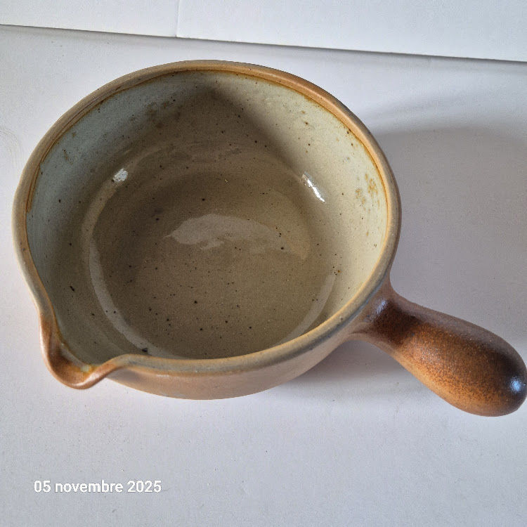 Caquelon en gr�s ou plat en terre avec poign�e , comme neuf 12 Saumur (49)