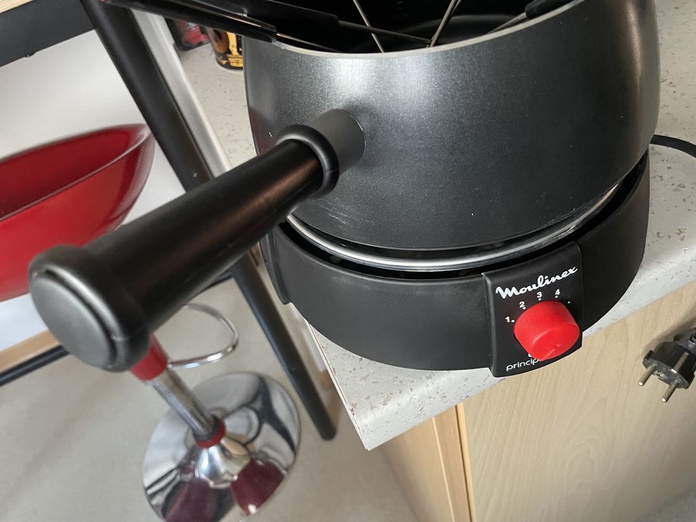 caquelon de marque Moulinex . 15 Pfastatt (68)