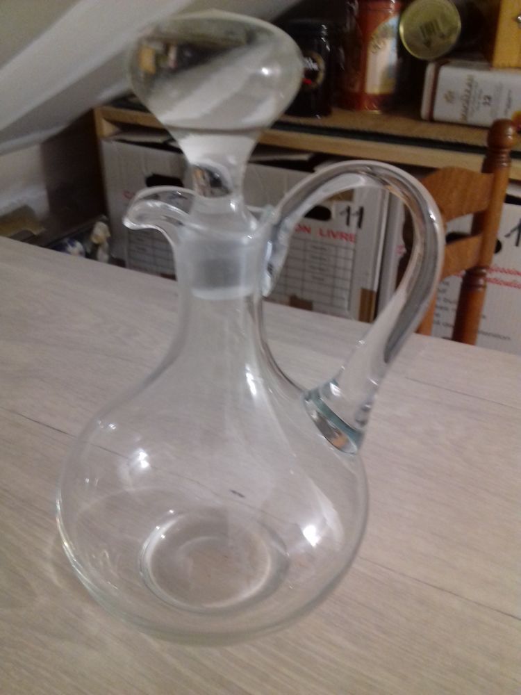 Carafe � vin avec anse 20 Varennes-Vauzelles (58)