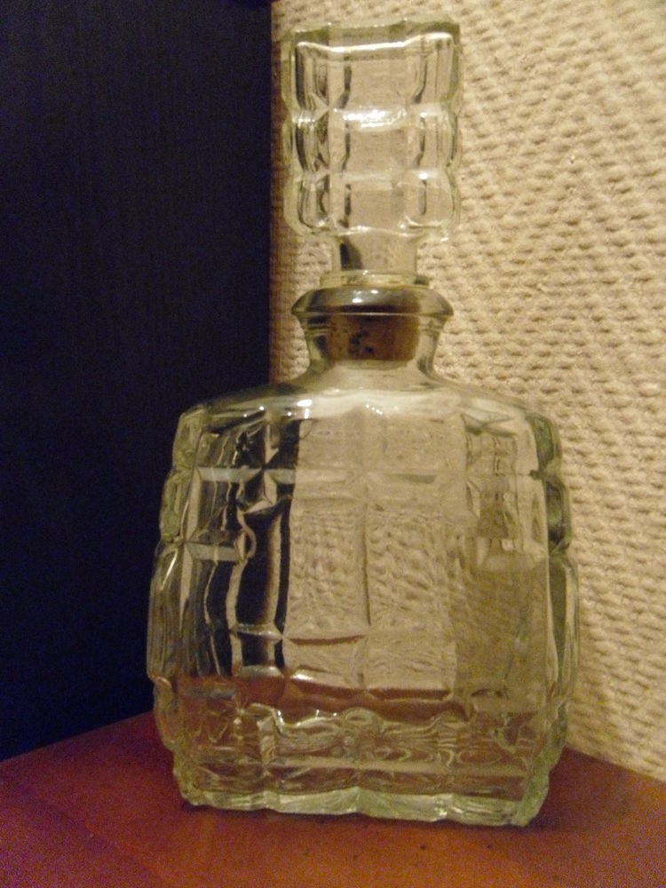 Carafe en Verre ann�es 20s TBE 23 cm 14 Neuville-de-Poitou (86)