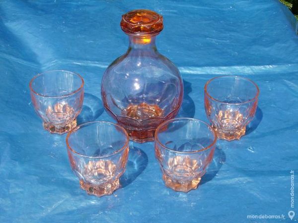 CARAFE VERRE ROSE + 4 VERRES ASSORTIS 25 Dammarie-les-Lys (77)