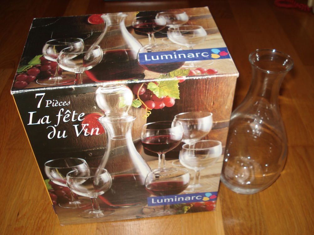 carafe et 7 verres à vin dans leur emballage 10 Mérignies (59)