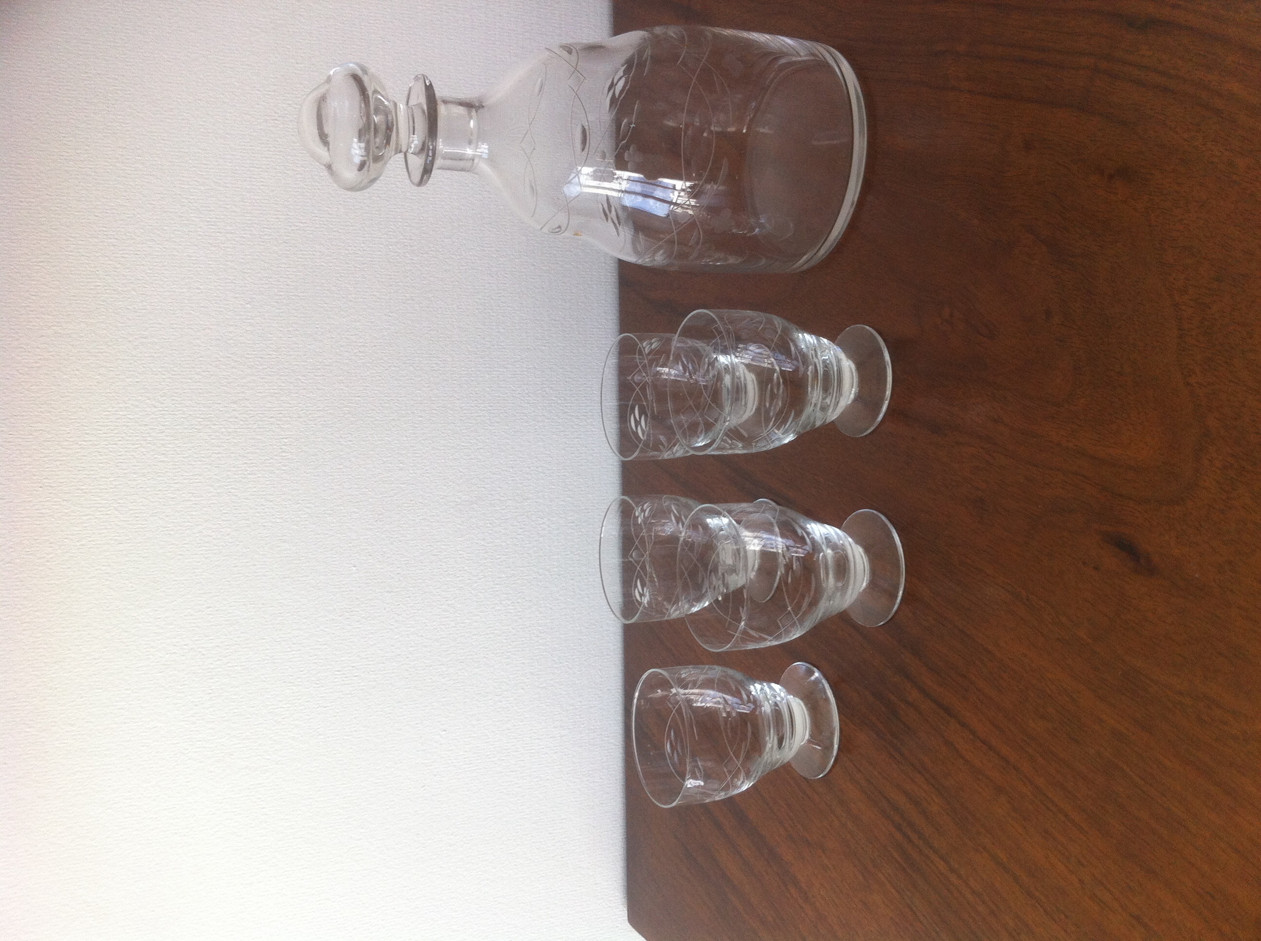 Carafon avec ses  verres 55 Paris 17 (75)