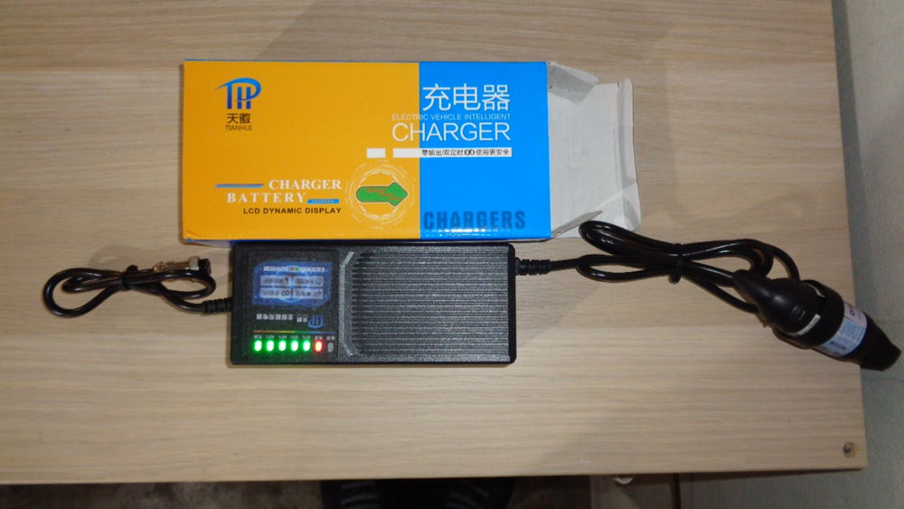 CARGEUR DE VEHICULE ELECTRIQUE 40 Paris 19 (75)