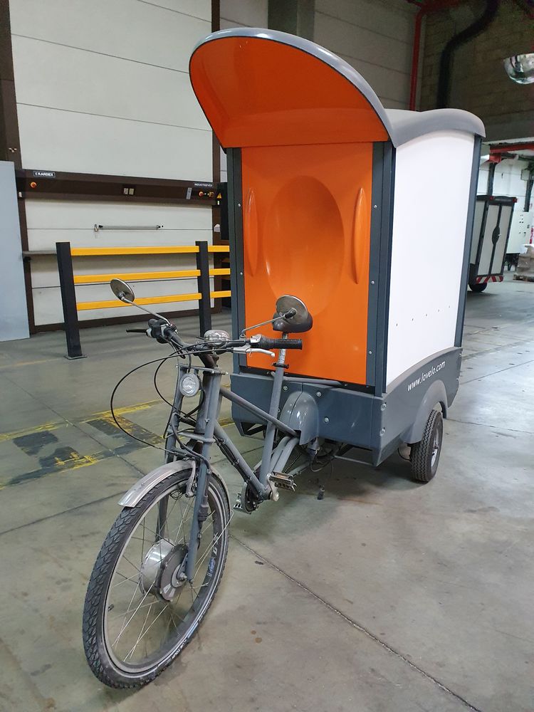 Cargocycle - Capacit� de chargement = 180 kg
2000 Ivry-sur-Seine (94)