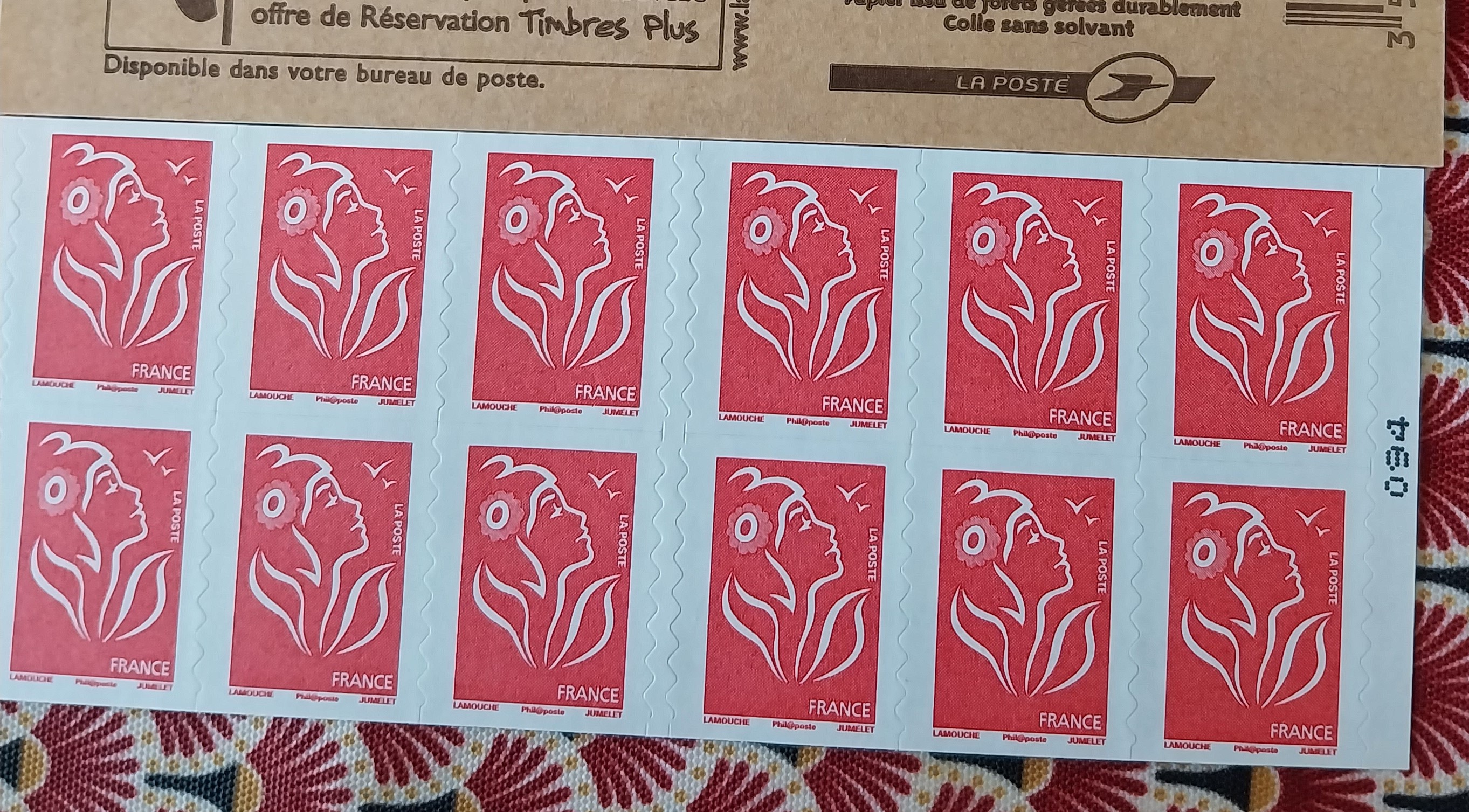 carnet de 12 timbres � validit� permanente 10 Arras (62)