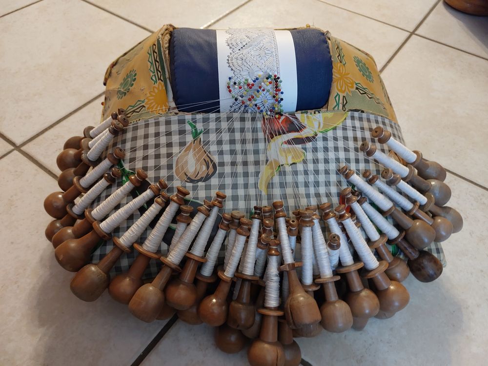 CARREAU DE DENTELLIERE 100 Saint-Germain-Laprade (43)