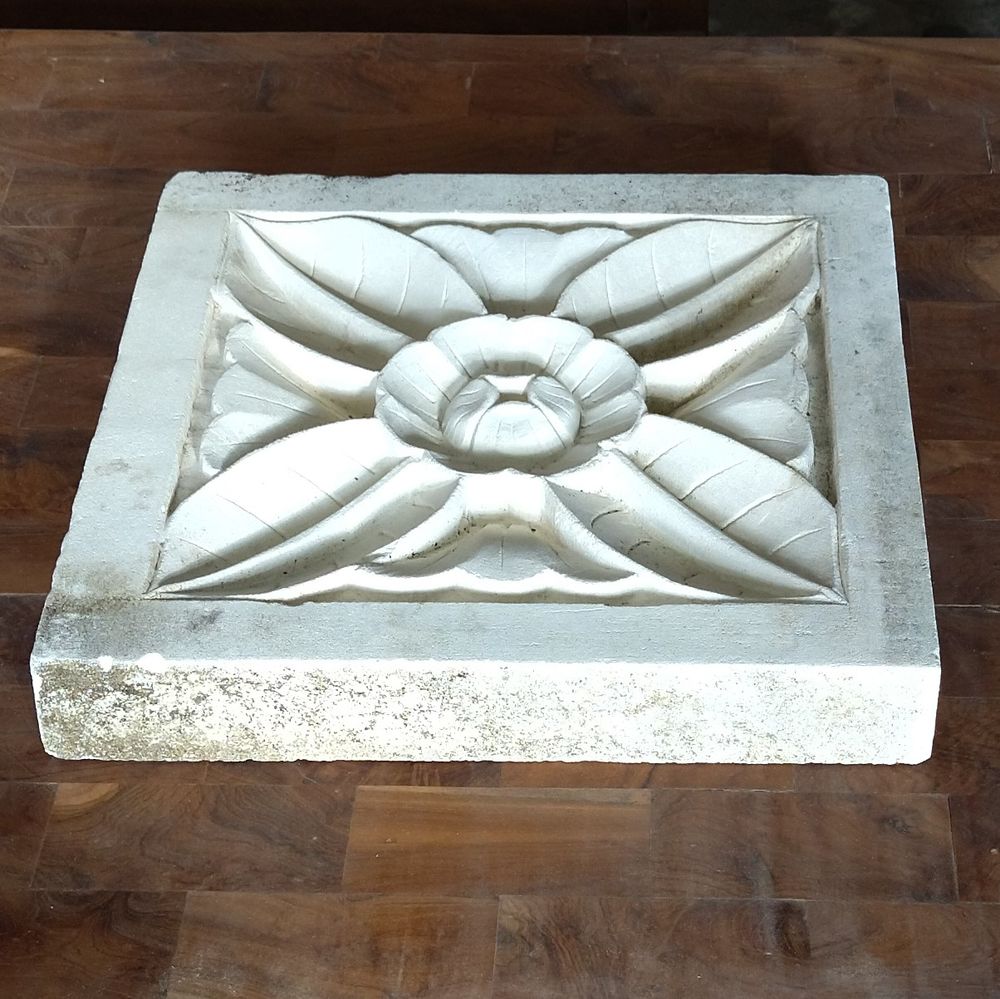 
CARREAUX 30X30cm EN PIERRE DE PALIMANAN SCULPTES
20 Saint-Claude (97)