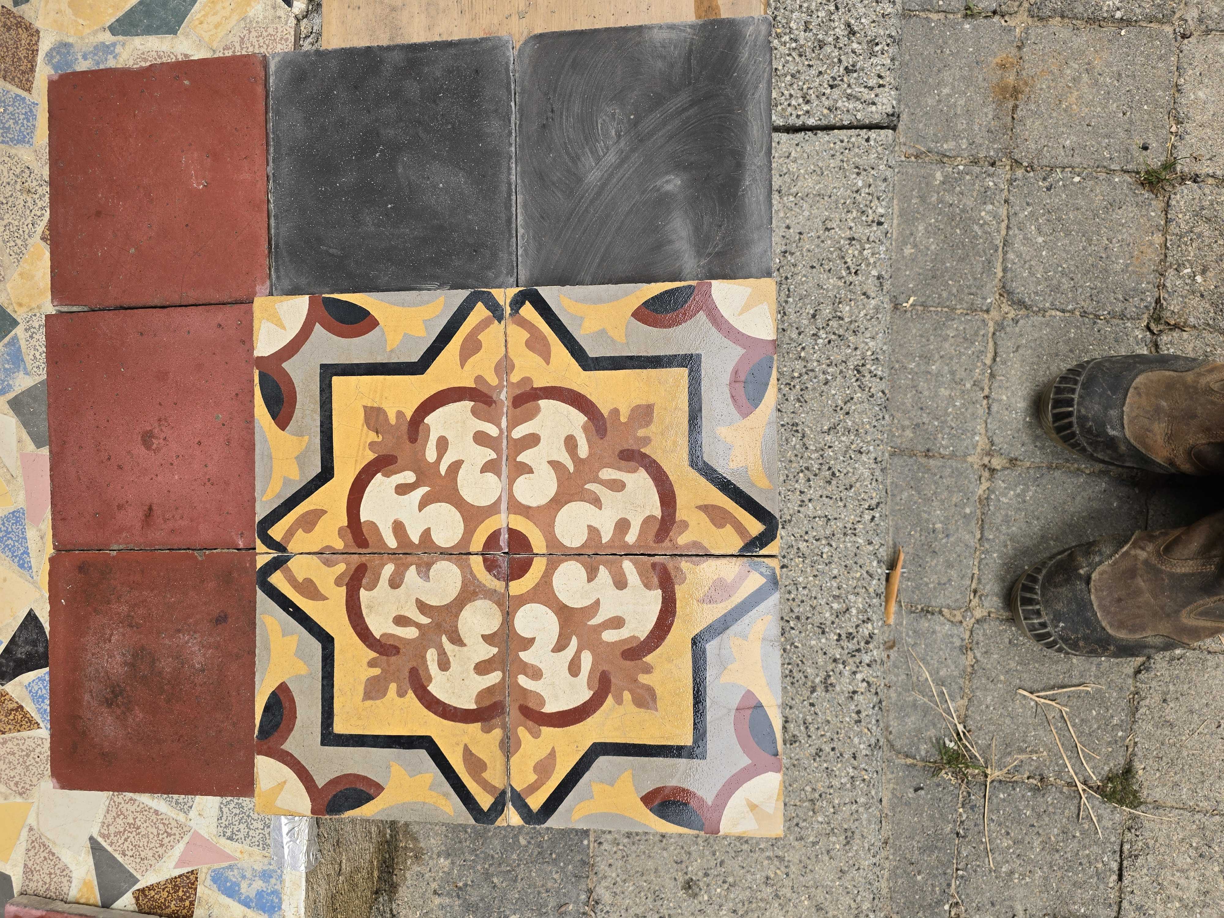 carreaux de ciment anciens rarisismes de 20x20 cm 29 Aspres-sur-Bu�ch (05)