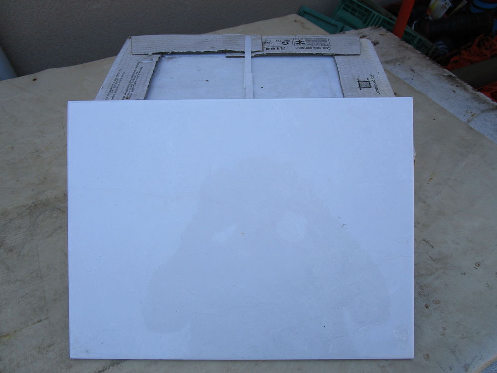 CARREAUX  FAIENCE  COULEUR PASTEL 10 Entraigues-sur-la-Sorgue (84)