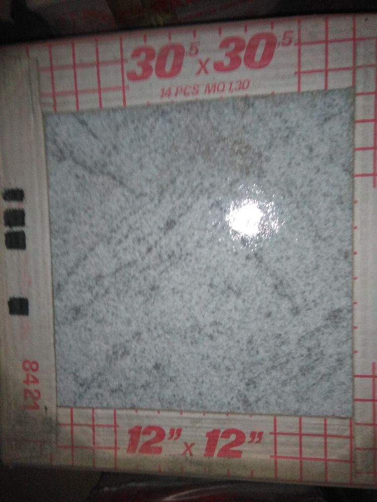 14 carreaux neufs. 15 Servian (34)