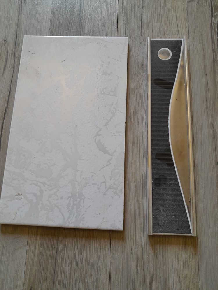 Carrelage mural noir et blanc neuf environ 8m2 0 Plessala (22)