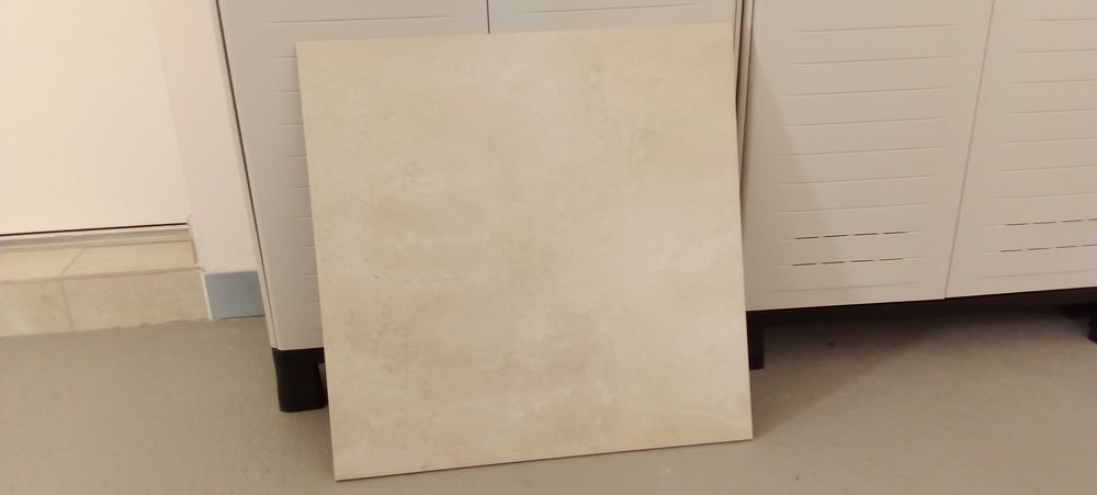 Carrelage du sol. 10 Lherm (46)