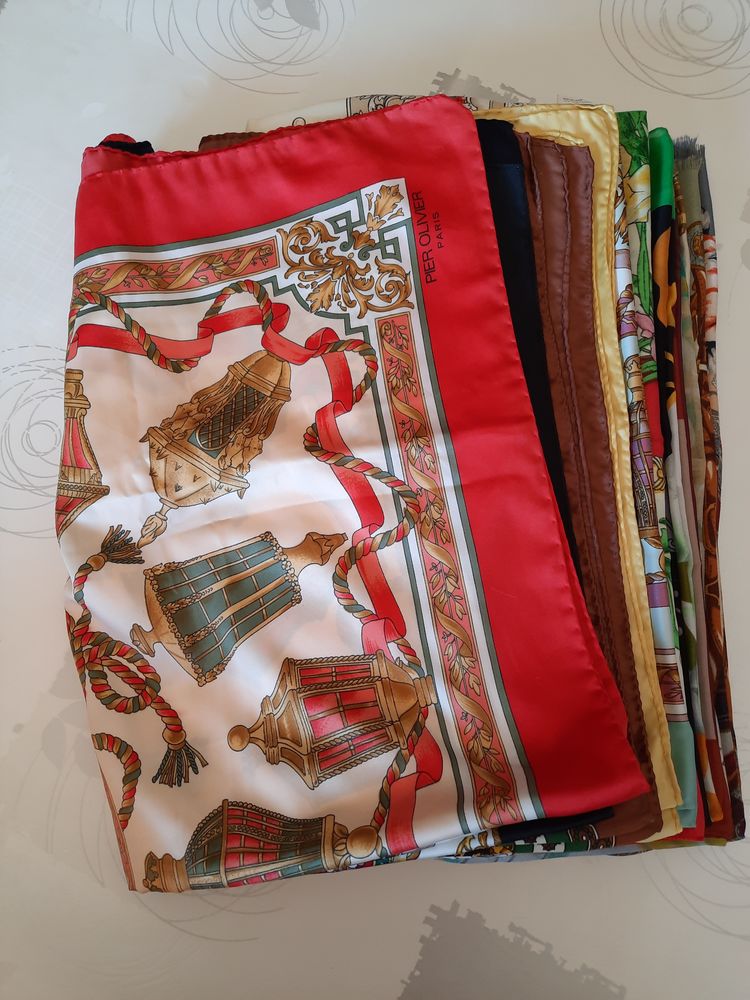 CARRES,FOULARDS 45 Jassans-Riottier (01)