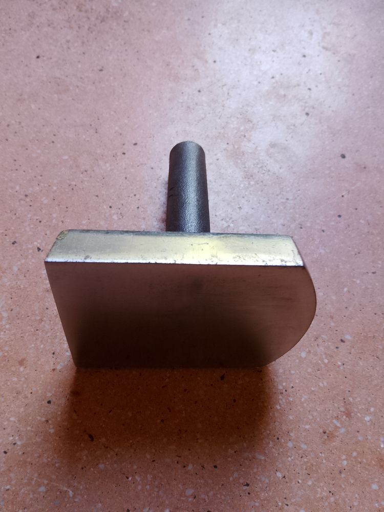 Tas  carrosserie  table 30 Saint-Jean-de-Fos (34)