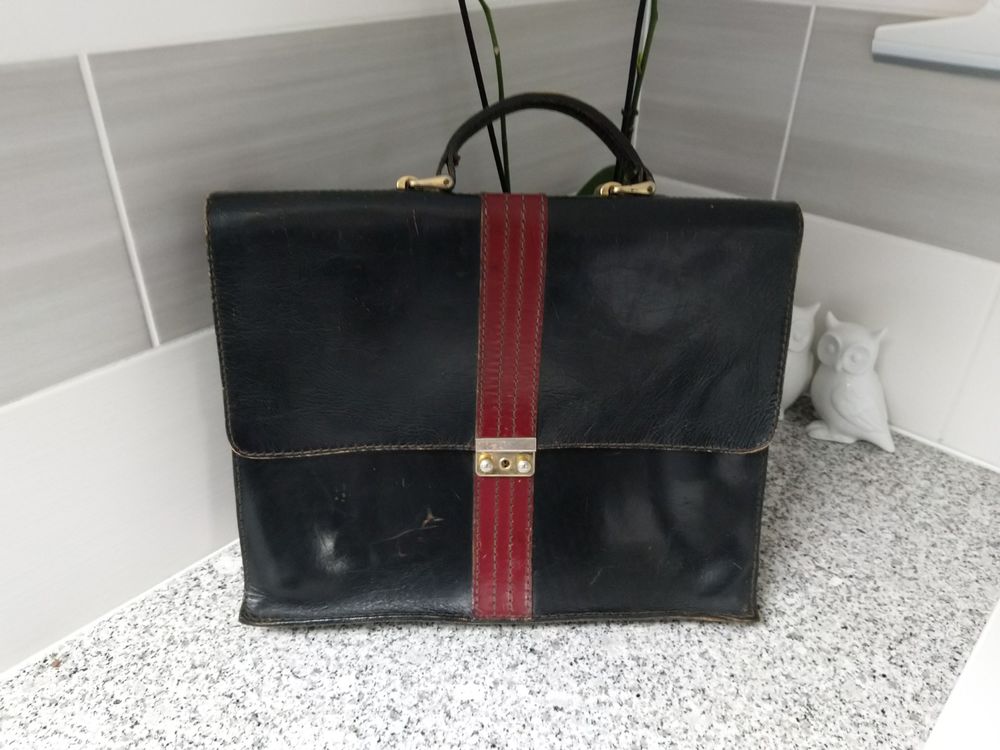 Cartable en cuir noir Plan�te Bags Paris
35 Melun (77)